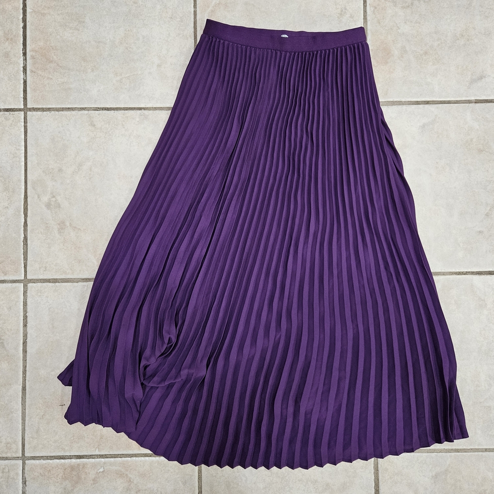 Aritzia Babaton Purple Midi Pleated Dress